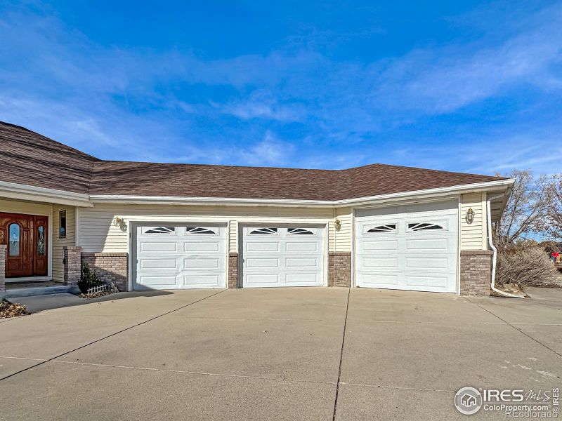 14087 Cottonwood Cir, Sterling, CO 80751
