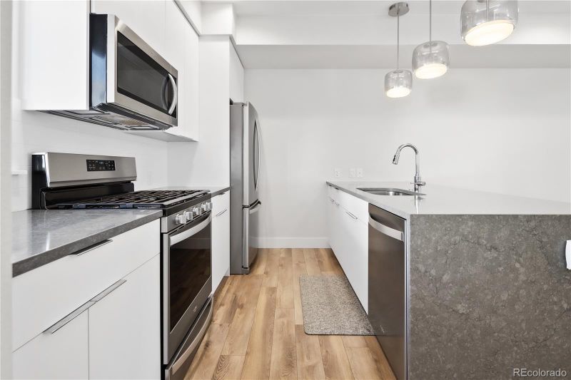 1200 S Reed Way, Lakewood, CO 80232