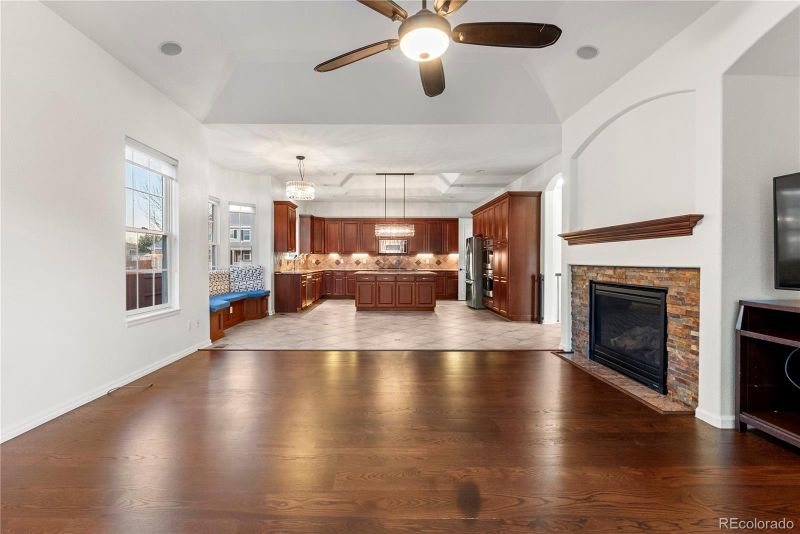 8355 S Estes St, Littleton, CO 80128