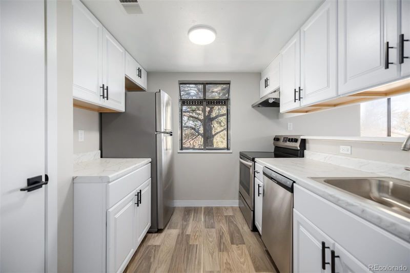 3051 S Ursula Cir #301, Aurora, CO 80014