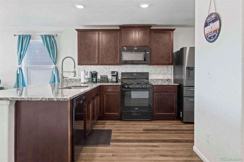47364 Lilac Ave, Bennett, CO 80102