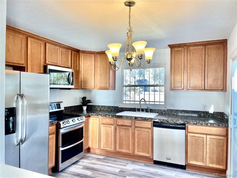 19581 E Batavia Dr, Aurora, CO 80011