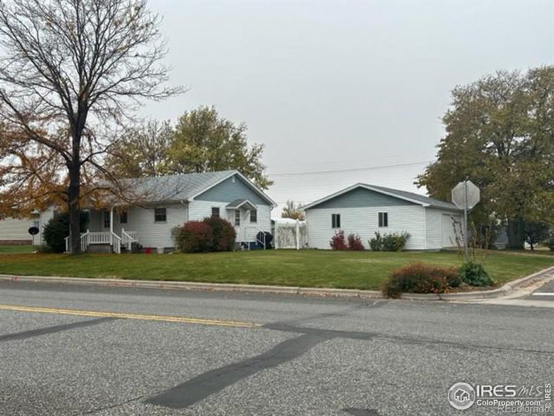 705 S Washington Ave, Haxtun, CO 80731