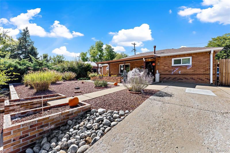 9071 Emerson St, Thornton, CO 80229
