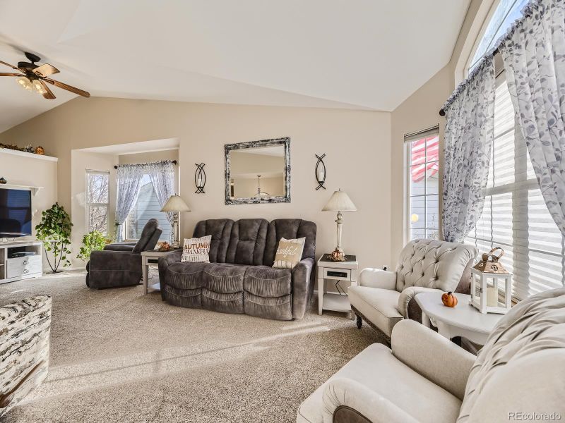 9627 W Peakview Dr, Littleton, CO 80123