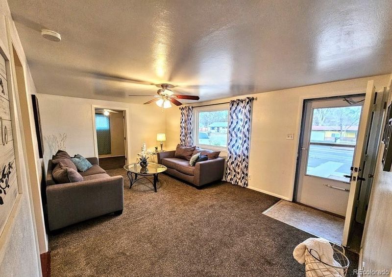 1601 Jerry Murphy Rd, Pueblo, CO 81001