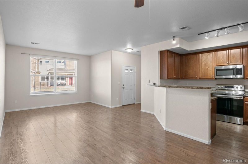 10497 Paris St #405, Commerce City, CO 80640