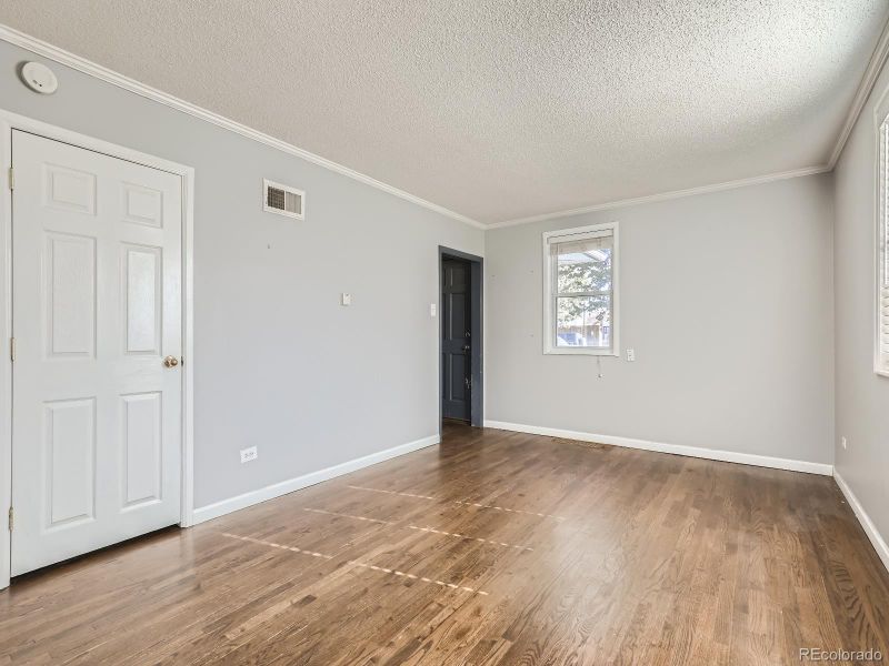 1415 Geneva St, Aurora, CO 80010