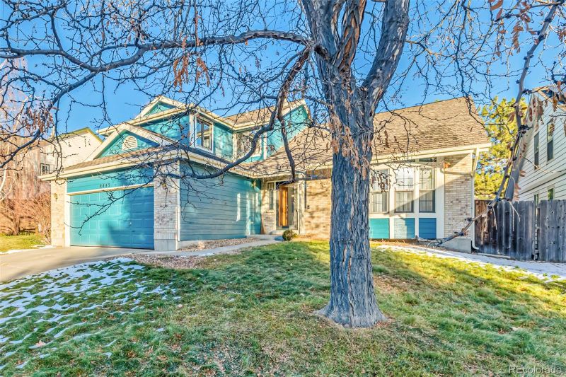 8442 Oak St, Arvada, CO 80005