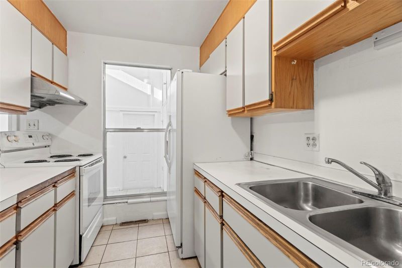 11728 E Canal Dr, Aurora, CO 80011