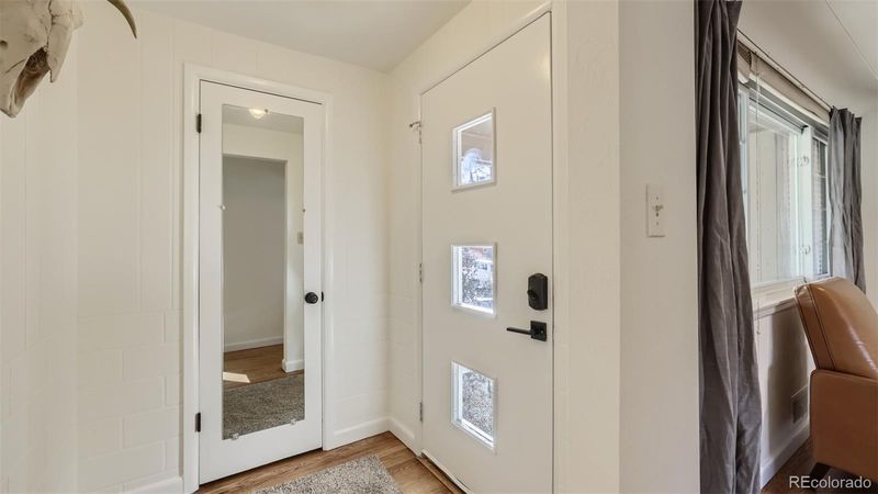 530 Valley Rd, Colorado Springs, CO 80904