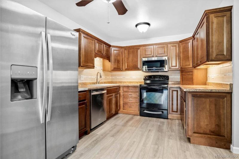 350 S Clinton St #12B, Denver, CO 80247