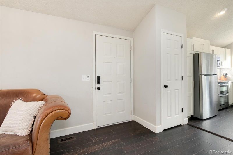 561 Arden Cir, Highlands Ranch, CO 80126