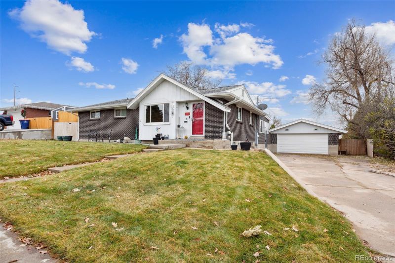 2658 E Cresthill Ave, Centennial, CO 80121