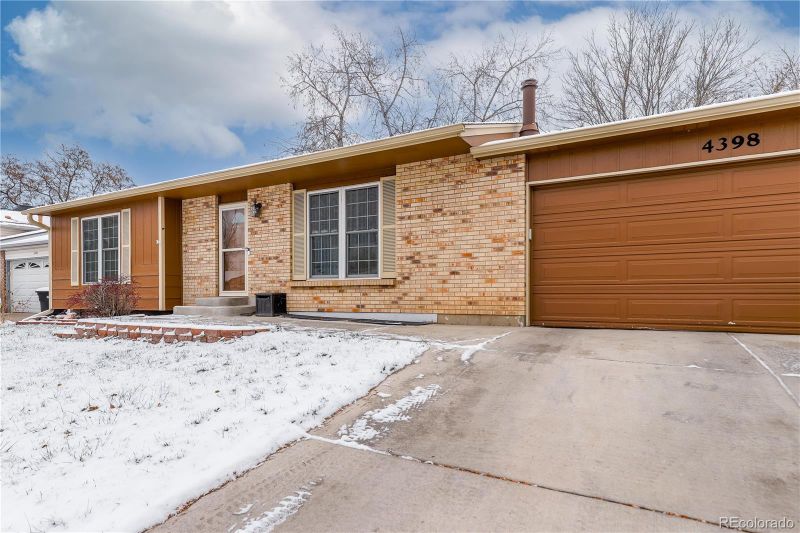 4398 E 93rd Dr, Thornton, CO 80229