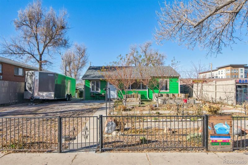 1971 Clinton St, Aurora, CO 80010