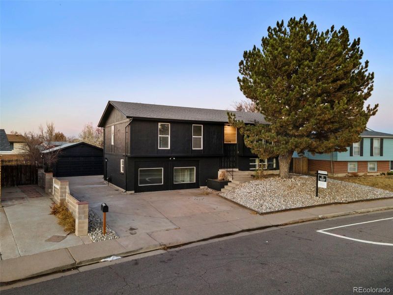 13295 Andrews Dr, Denver, CO 80239