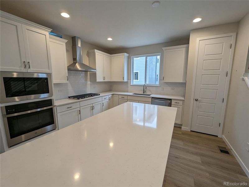 20990 E Quincy Dr, Aurora, CO 80015
