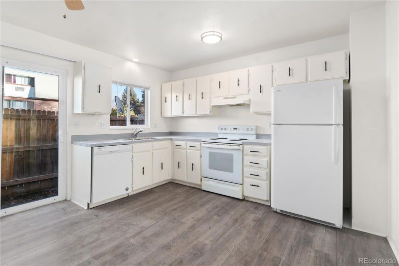 15805 E 13th Pl, Aurora, CO 80011