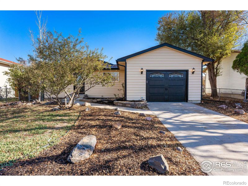 916 Cottonwood Ct, Fort Lupton, CO 80621