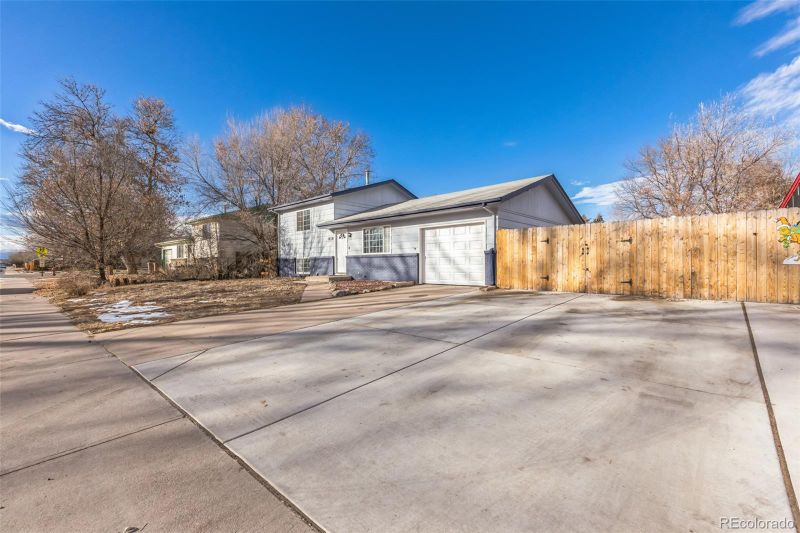 618 10th St, Windsor, CO 80550