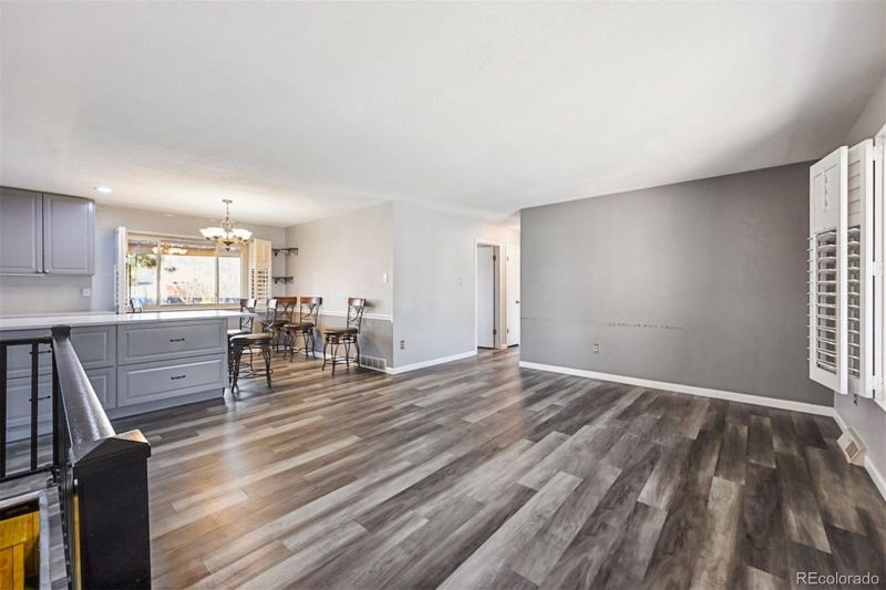 2102 S Olathe St, Aurora, CO 80013
