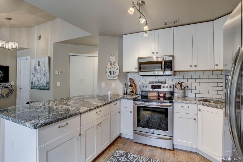 8651 E Dry Creek Rd #621, Centennial, CO 80112