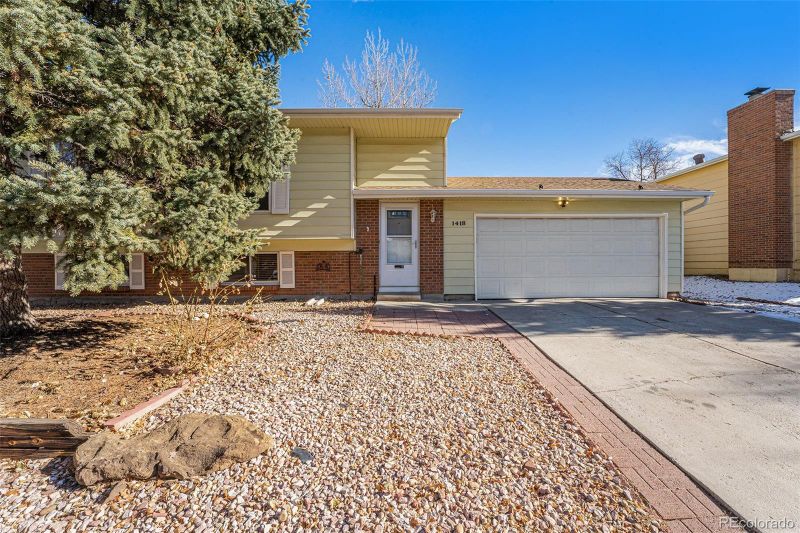 1418 S Lewiston St, Aurora, CO 80017