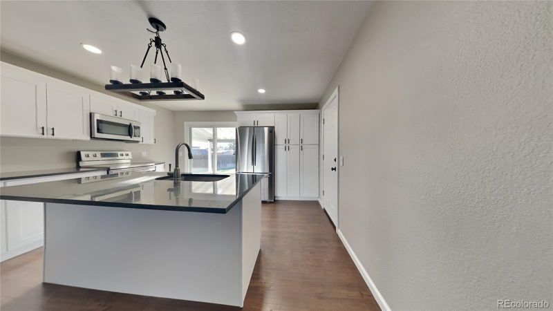 15562 E Gunnison Pl, Aurora, CO 80017