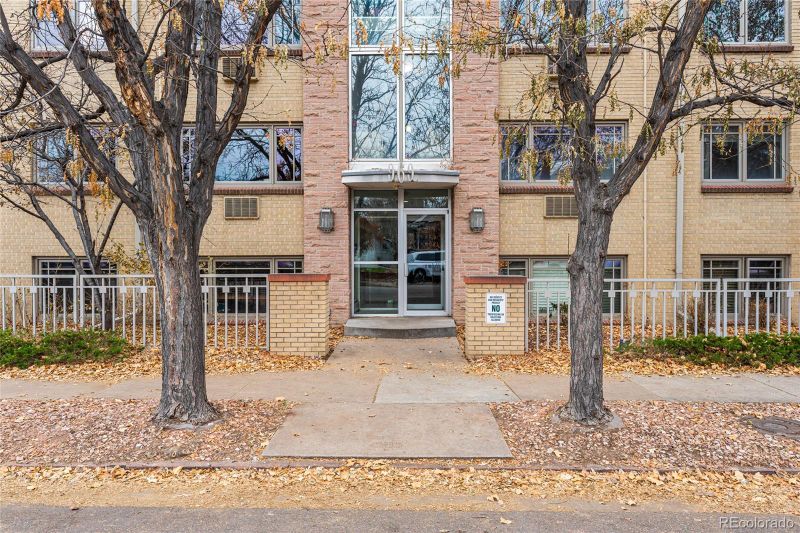 969 S Pearl St #201, Denver, CO 80209