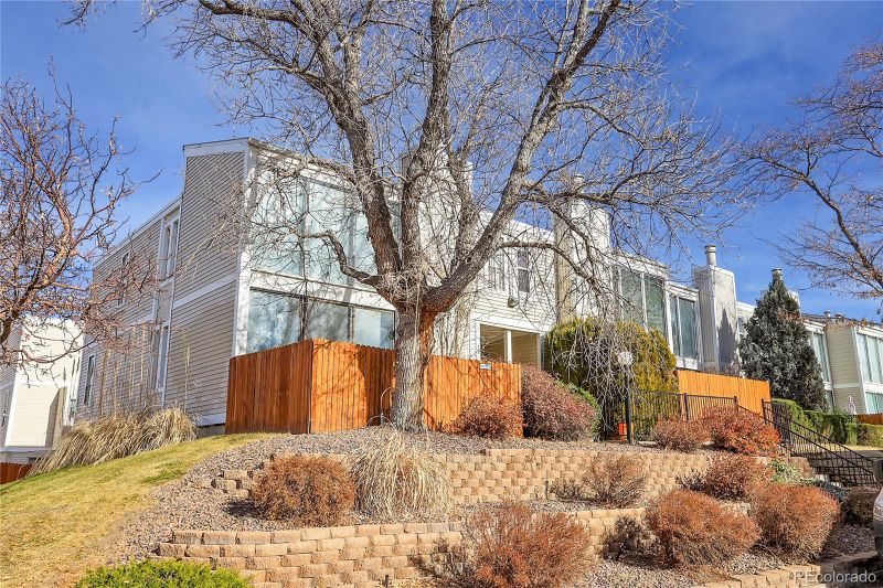 1050 S Monaco Pw #10, Denver, CO 80224