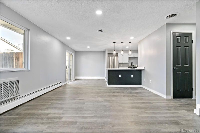 72 Newark St #A, Aurora, CO 80012