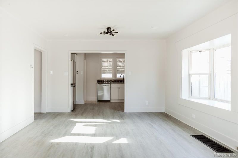 3728 N Vine St, Denver, CO 80205