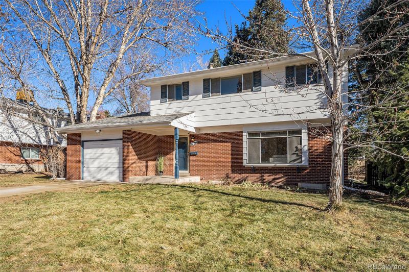 2736 S Fenton St, Denver, CO 80227