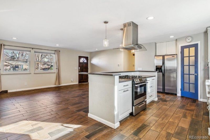 512 E Caley Dr, Centennial, CO 80121