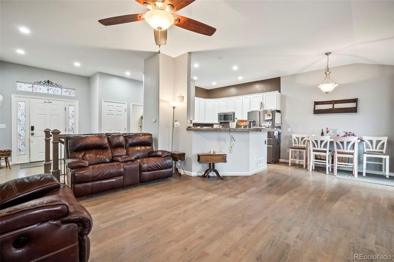 401 Glenroy Dr, Johnstown, CO 80534