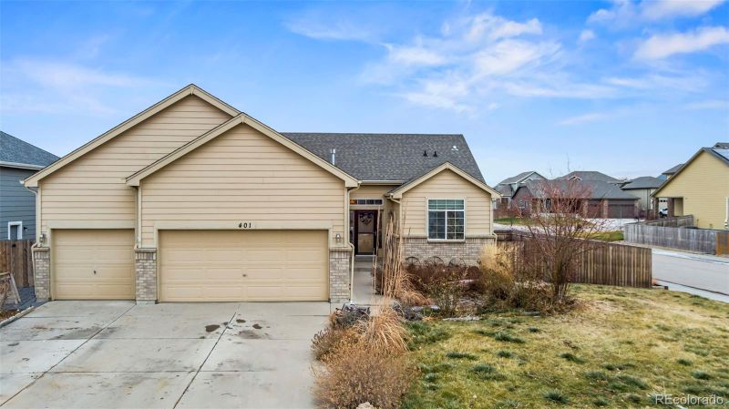 401 Glenroy Dr, Johnstown, CO 80534