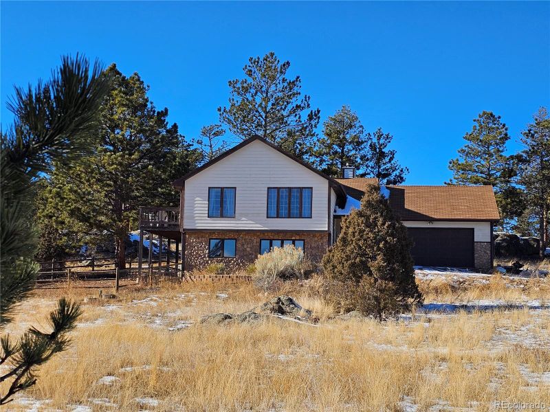 225 Humboldt Dr, Livermore, CO 80536
