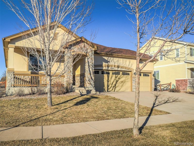 8208 Hollygrape Ln, Colorado Springs, CO 80927