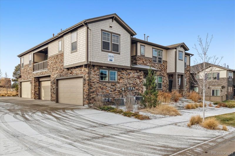 24646 E Calhoun Pl #B, Aurora, CO 80016