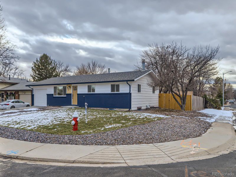 651 Hilltop St, Longmont, CO 80504