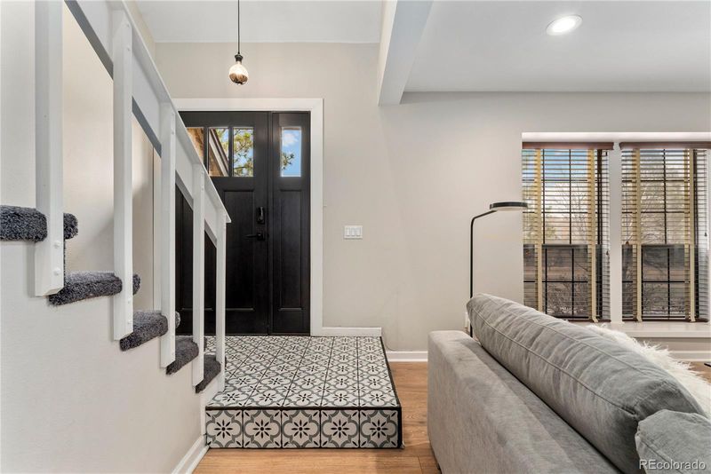 8185 E Phillips Cir, Centennial, CO 80112