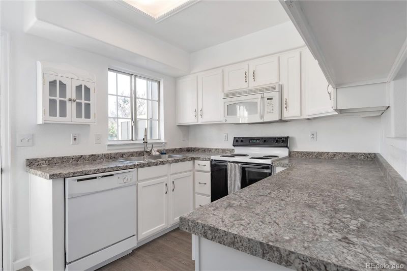 12016 E Hoye Dr, Aurora, CO 80012