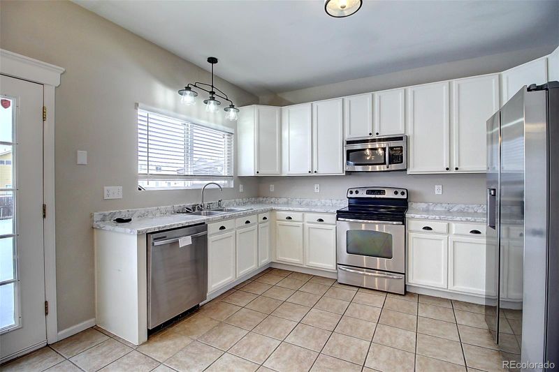 808 Prairie Star Cir, Colorado Springs, CO 80916