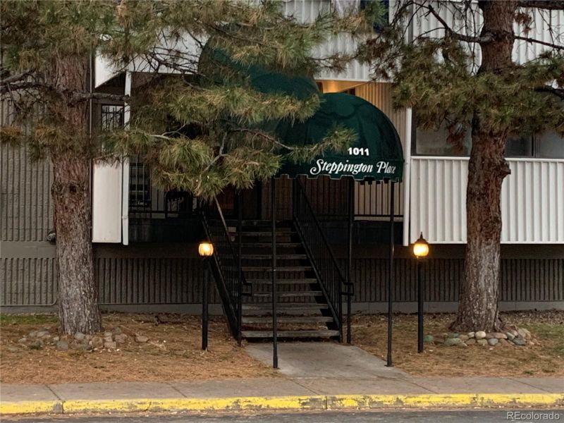 1011 S Ironton St #207, Aurora, CO 80012