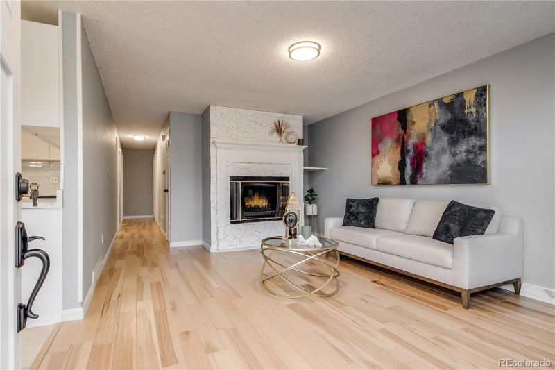 1019 S Gay Dr, Longmont, CO 80501