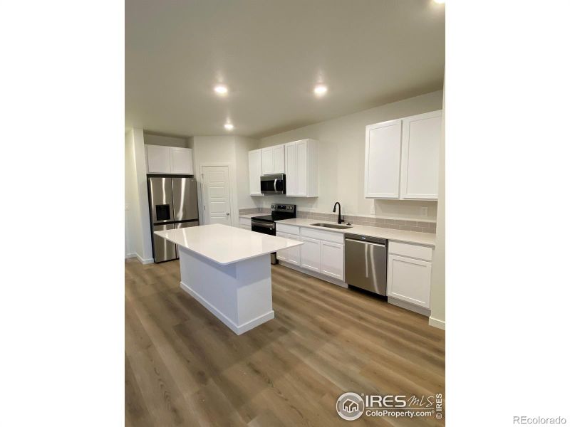 436 Mountain Bluebird Dr, Johnstown, CO 80534