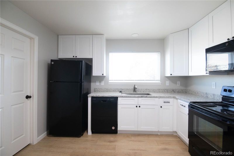 19640 E Loyola Cir, Aurora, CO 80013