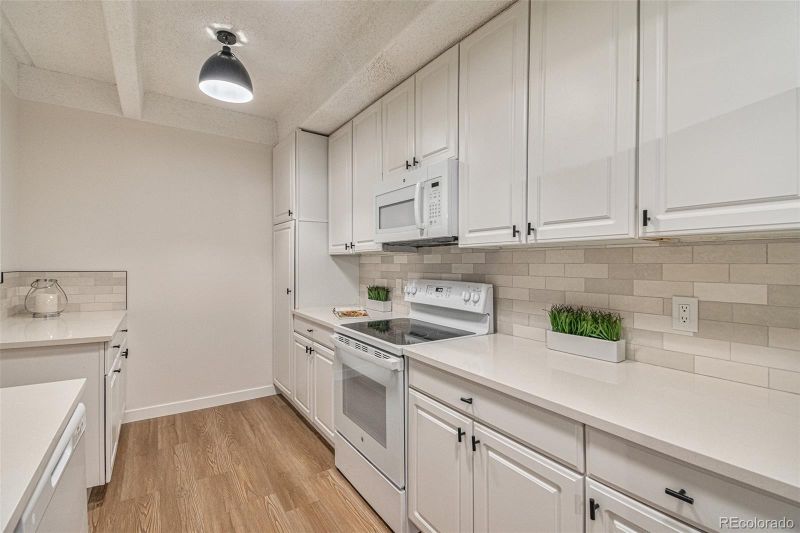 7865 E Mississippi Ave #702, Denver, CO 80247