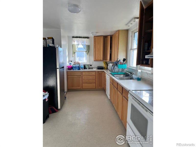 218 E Raymond St, Haxtun, CO 80731